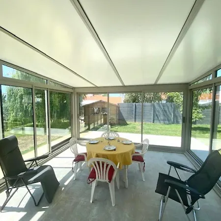 Maison Le Fenouiller, 3 Pieces, 6 Personnes - Fr-1-428-138